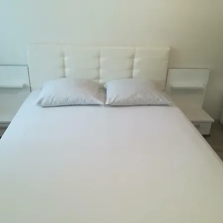 On Shugayeva 3/3 Apartment Minsk